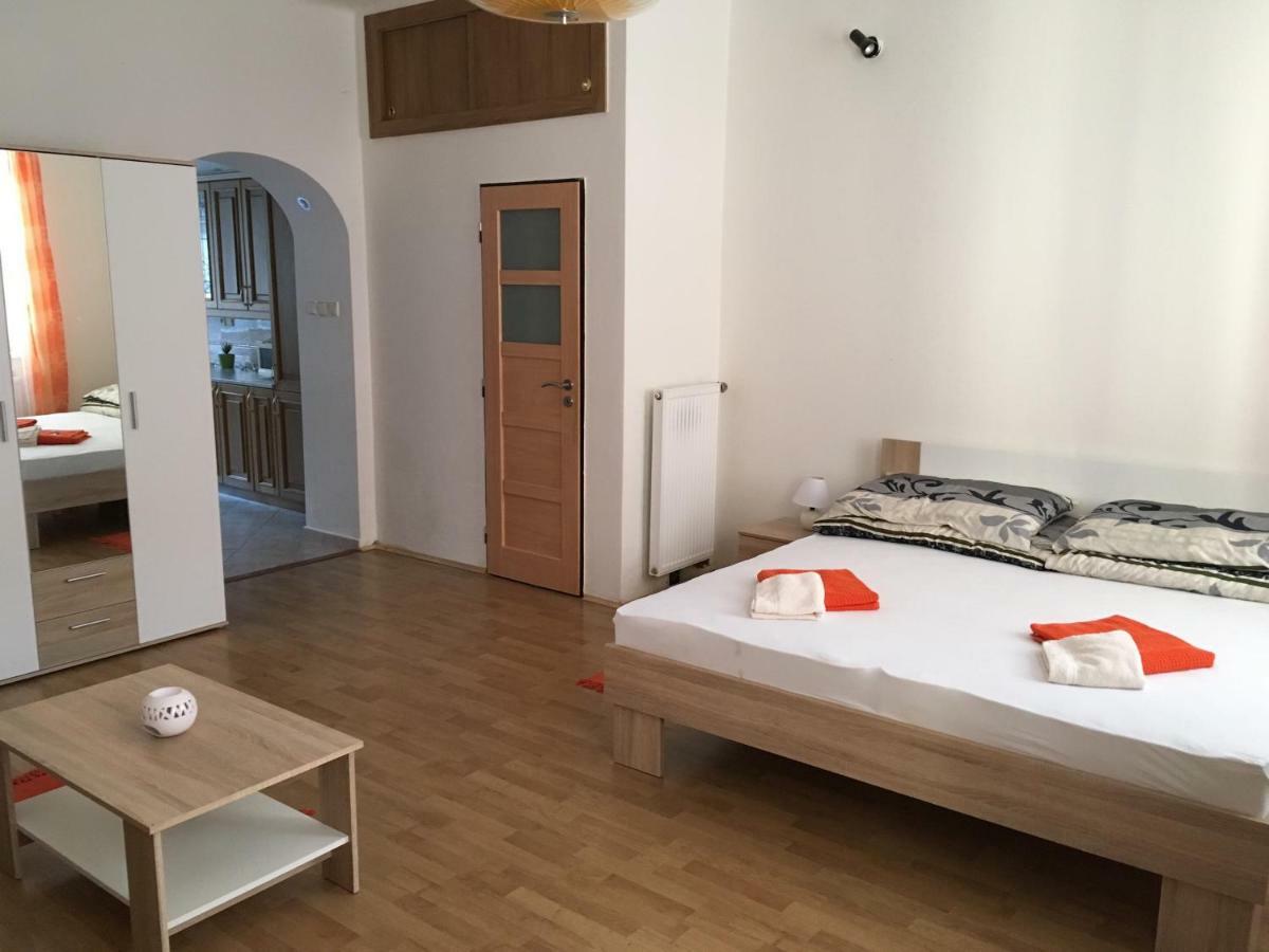 Dvacitka Apartment *